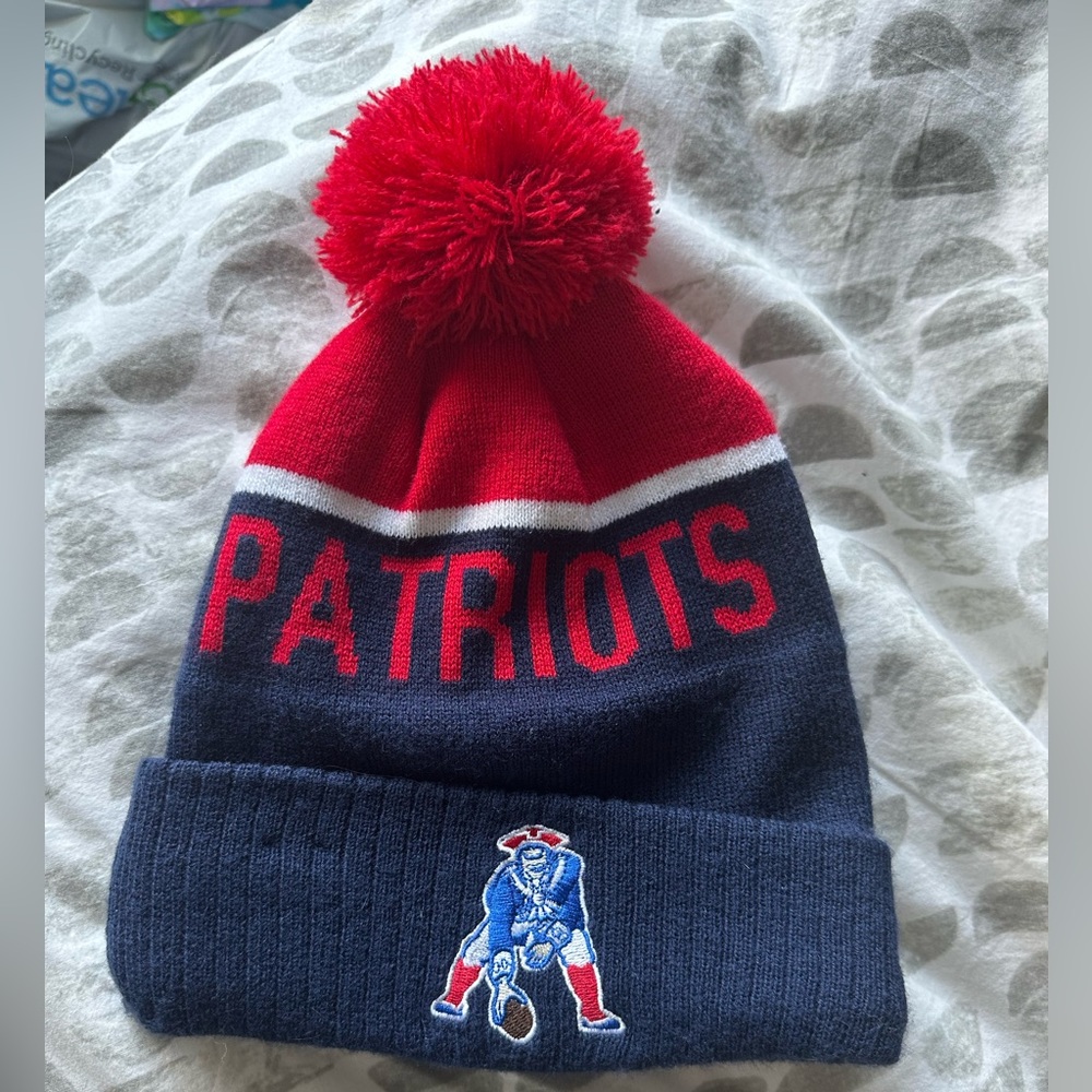 New England Patriots winter pom pom beanie